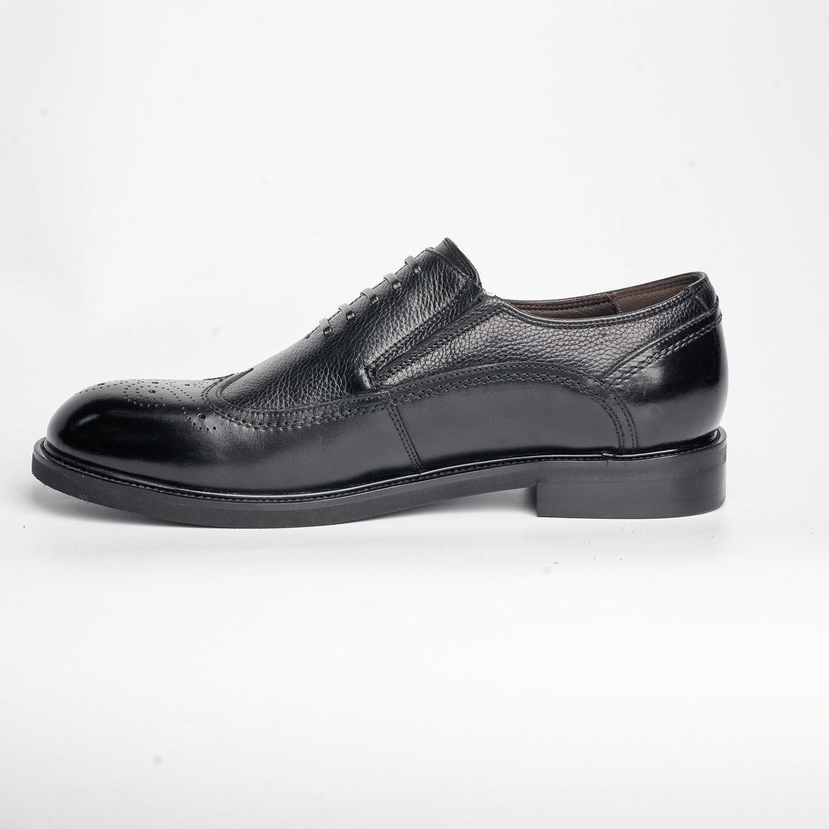 BB-152 Black - Brogue Gore Oxford - Bruno Bunker