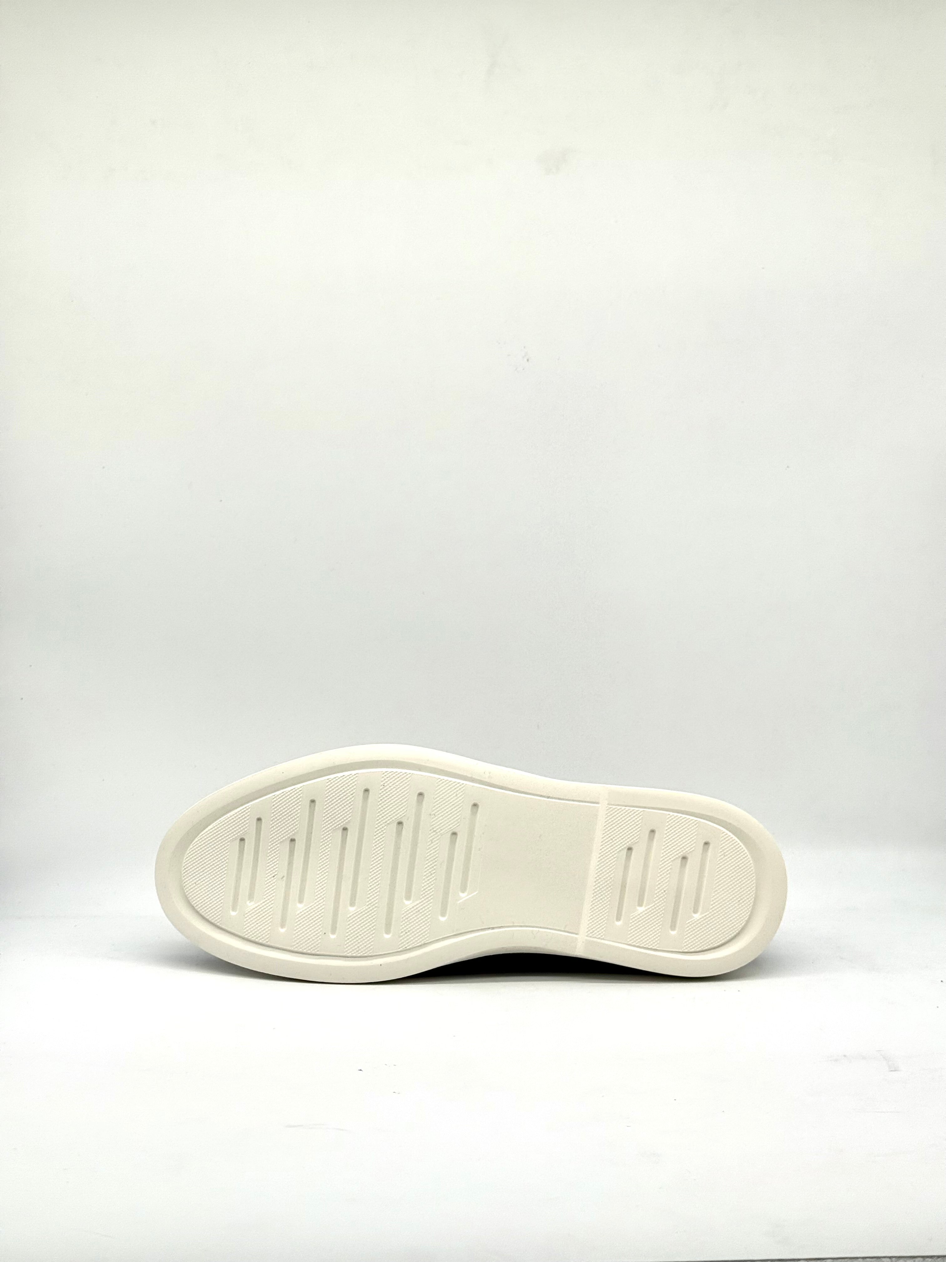 BB Buckle Platform Loafer - Black