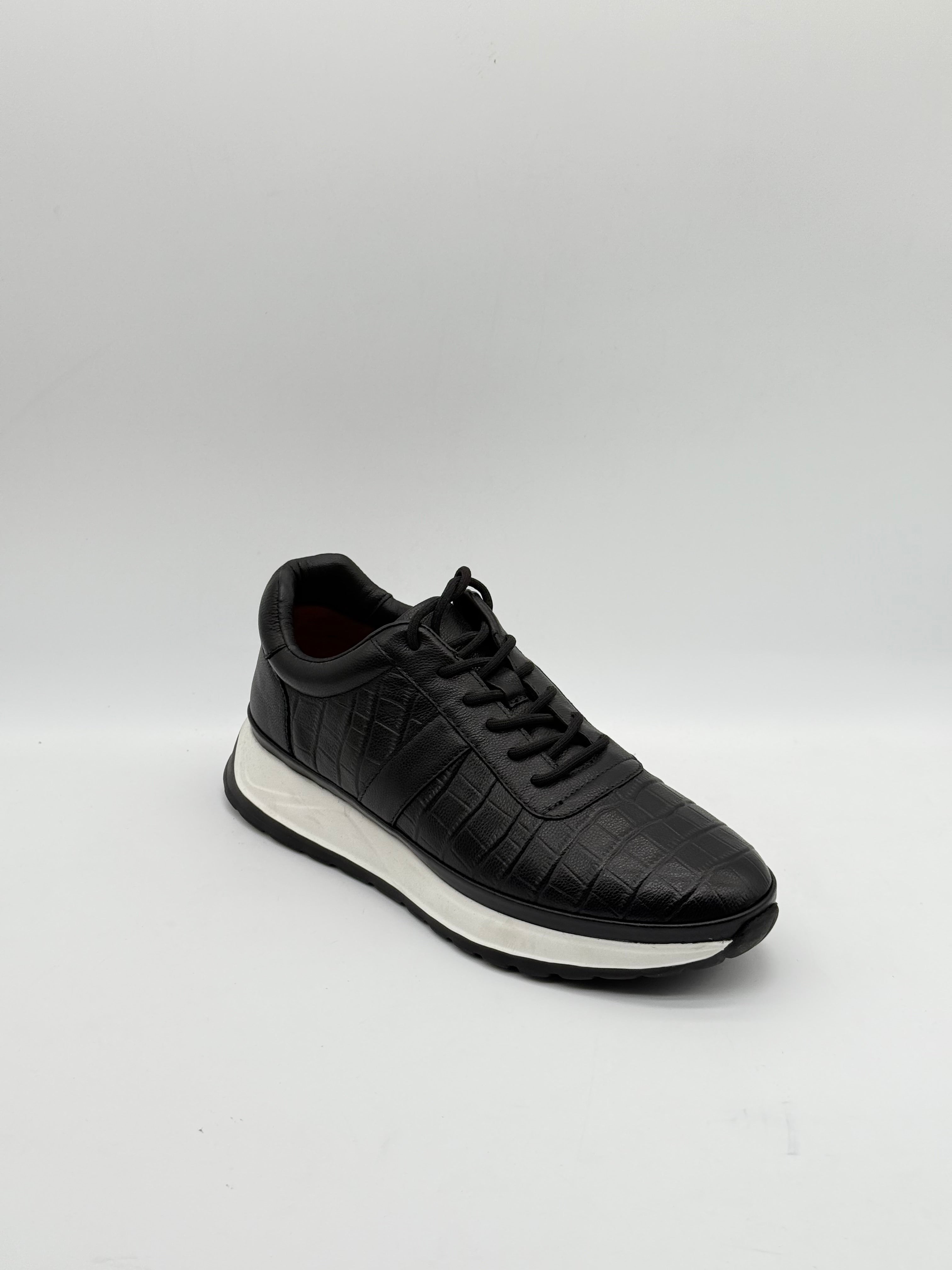 Laced Croc-Embossed Leather Runner Sneaker