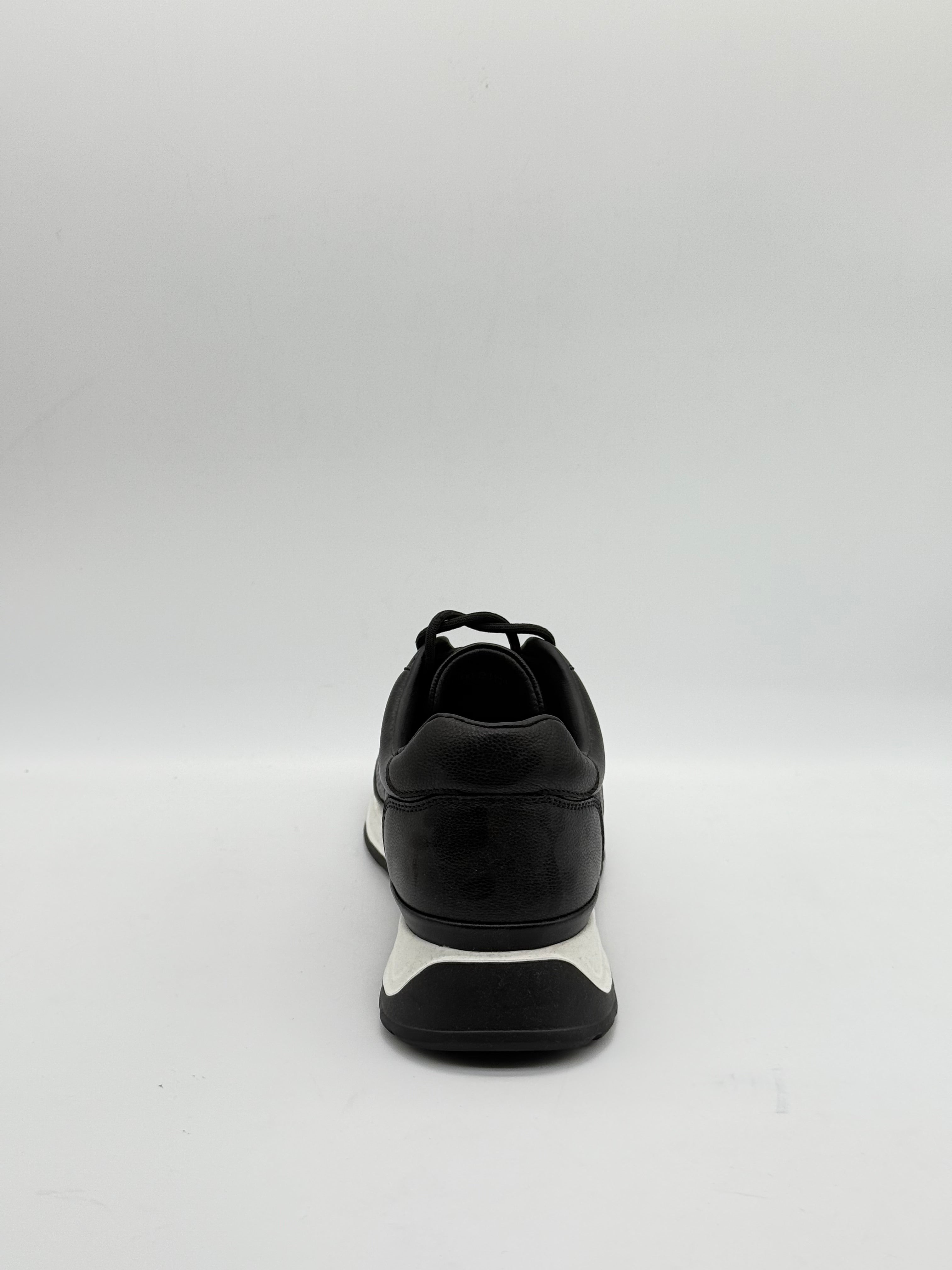 Laced Croc-Embossed Leather Runner Sneaker