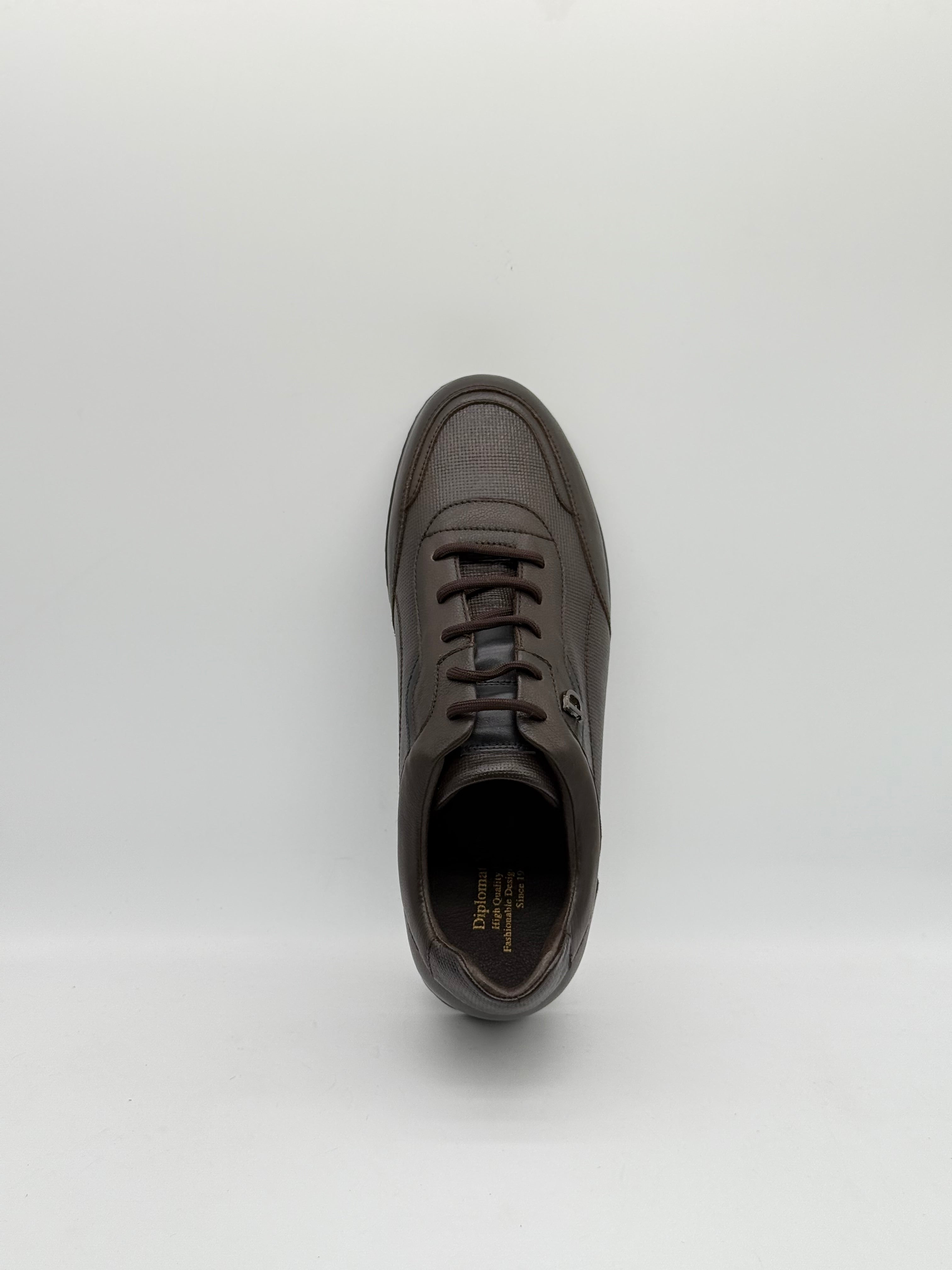 Cross-Grain Leather Runner Sneaker