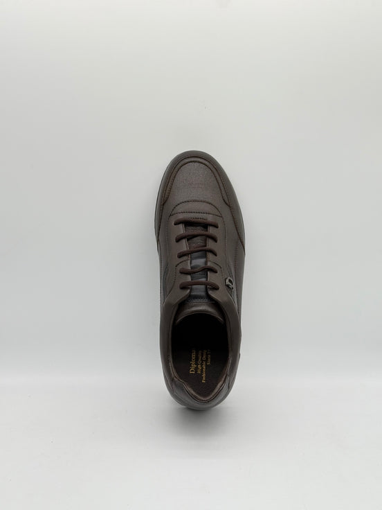 Cross-Grain Leather Runner Sneaker