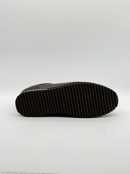 Cross-Grain Leather Runner Sneaker