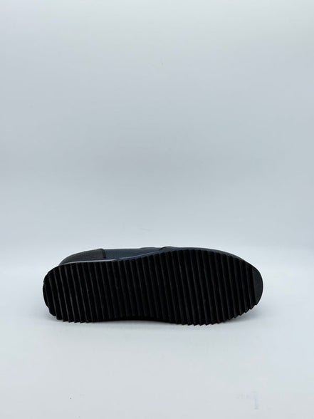 Pebbled Leather Logo Runner