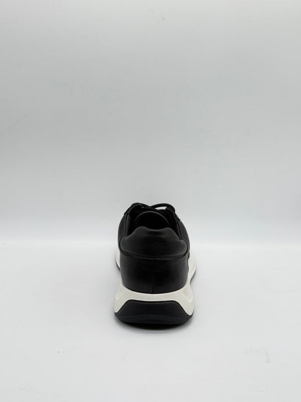 Pebbled Leather Logo Runner Sneaker