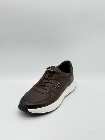 Pebbled Leather Logo Runner Sneaker