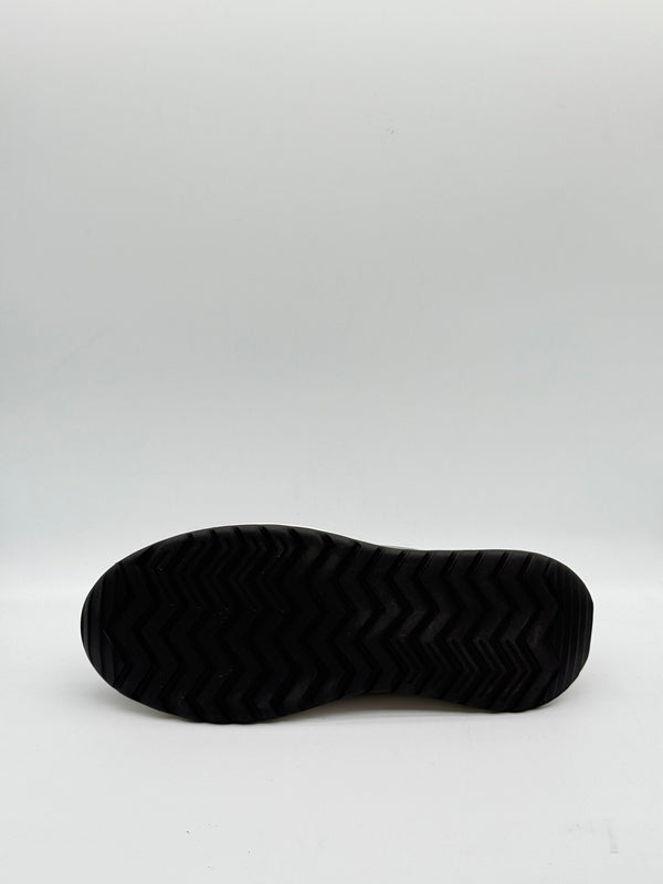 Smooth Leather & Knit Collar Runner Sneaker