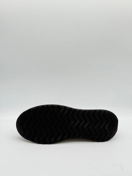 Smooth Leather & Knit Collar Runner Sneaker